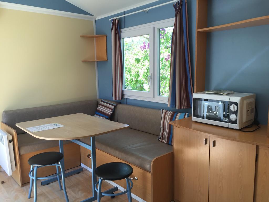 Camping Calme Et Nature Castellane Exterior photo